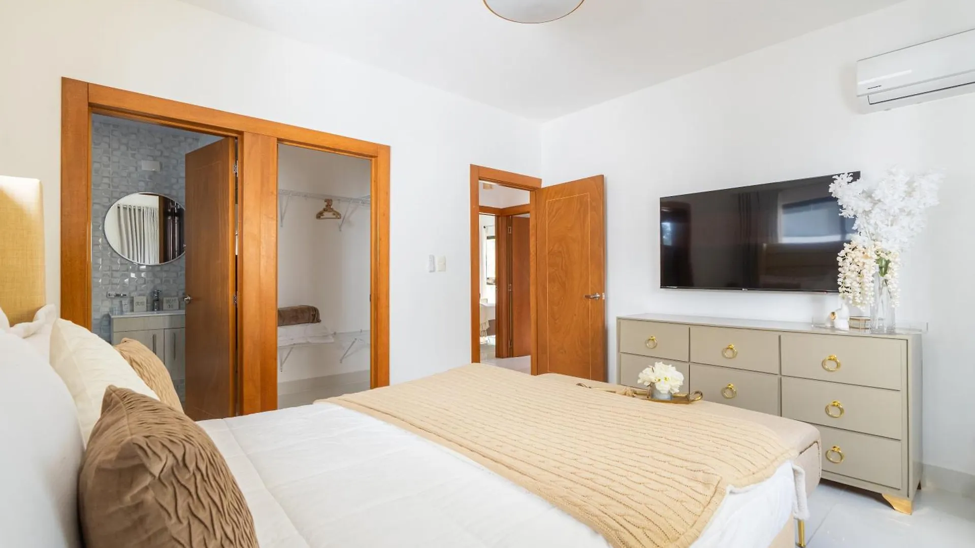 Santiago Oasis With Pool, Gym, & Free Parking Apartman Santiago de los Caballeros Dominikai Köztársaság